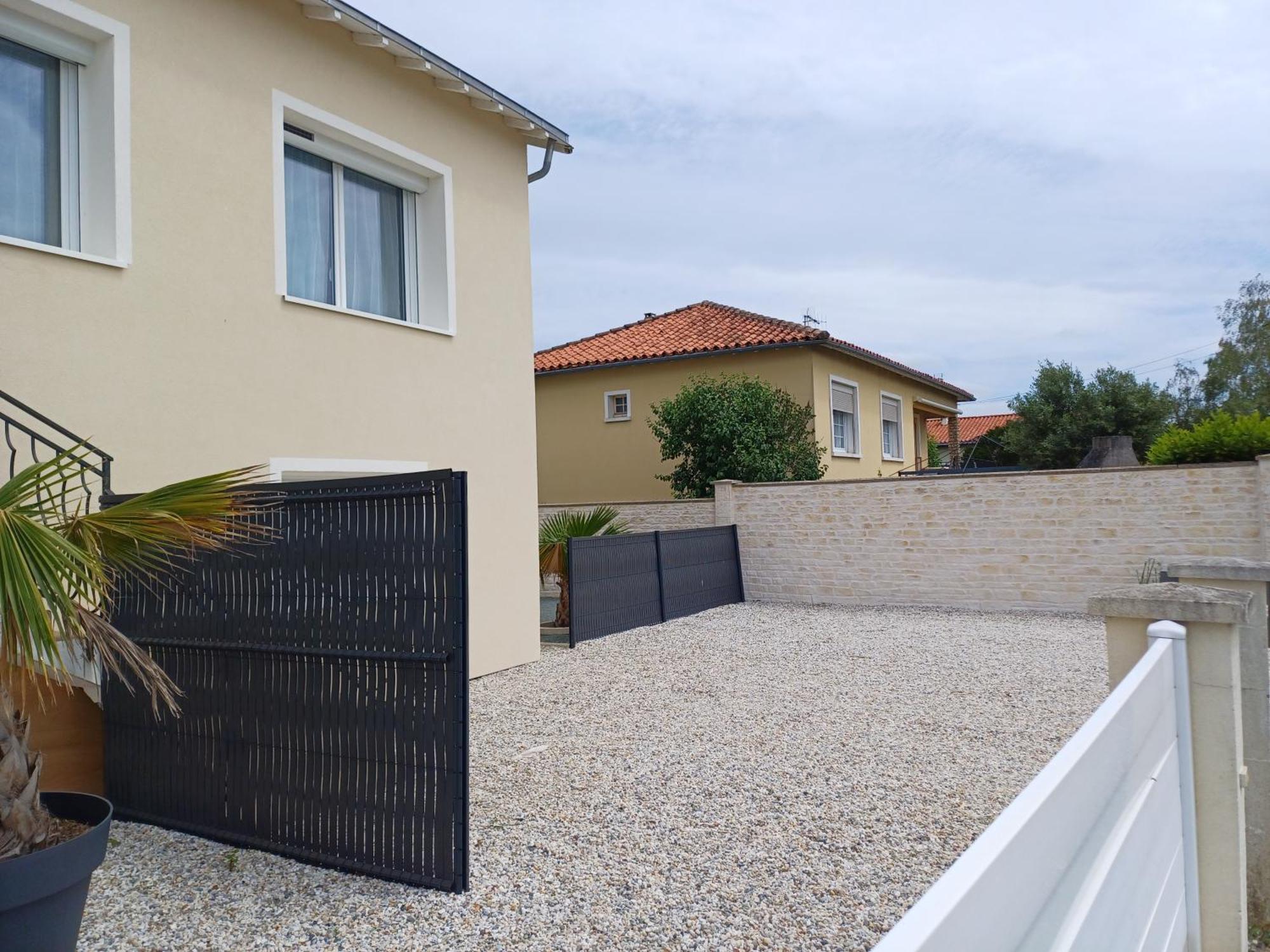 L'Echappee Belle Lägenhet Bessines Exteriör bild